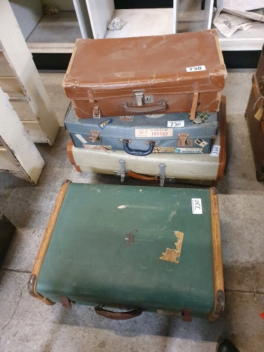 4 SUITCASES