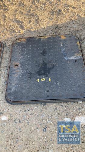 MHC+F 600 X 600 CAST MANHOLE COVER A15 CD12