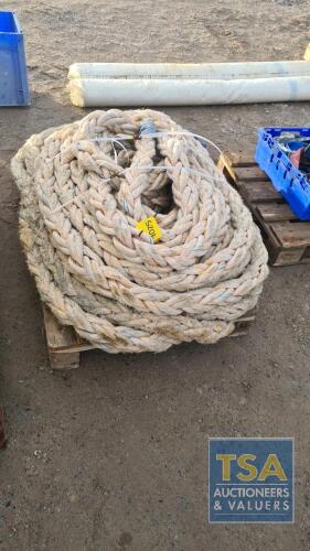 THICK NYLON MOORING ROPE