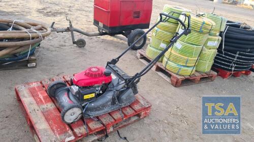 HONDA 476 PETROL LAWNMOWER