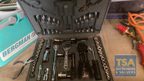 SOCKET SET