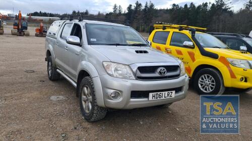 Toyota Hilux Invincible D-4d 4x4 Dcb - 2982cc 4x4