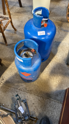 2 GAS BOTTLES