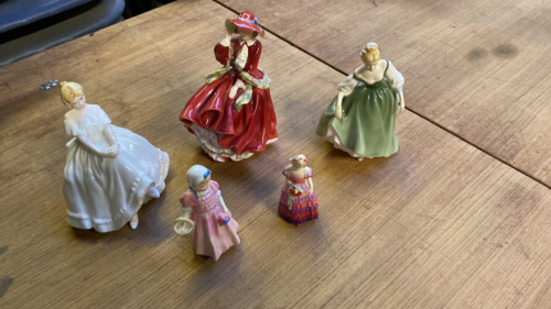 BOX- 5 ROYAL DOULTON FIGURINES- 1 DAMAGED