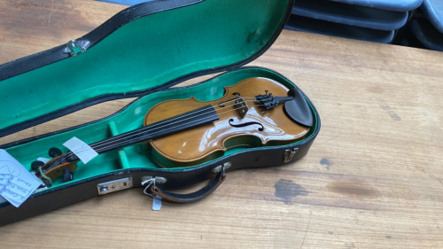 CASED CHILDS VIOLIN