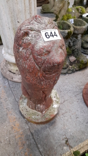 GARDEN ORNAMENT- LION