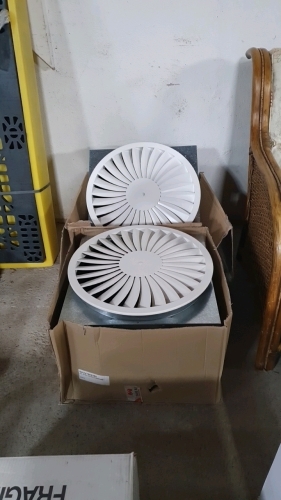 2 BOXES EXTRACTOR FANS