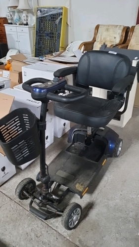 MOBILITY SCOOTER- NO CHARGER OR KEYS