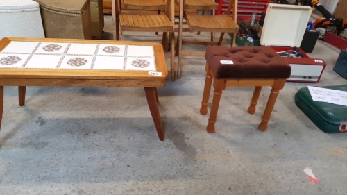 COFFEE TABLE & STOOL