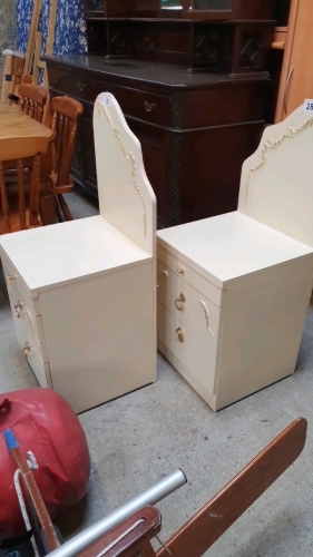 2 BEDSIDE CABINETS