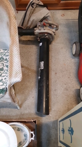 ES2400 LEAF BLOWER