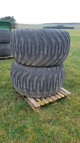 PAIR FLOATATION WHEELS & TYRES 700X50X265 TO FIT 10 STUD COMMERCIAL AXLES AND JCB FASTRACS.