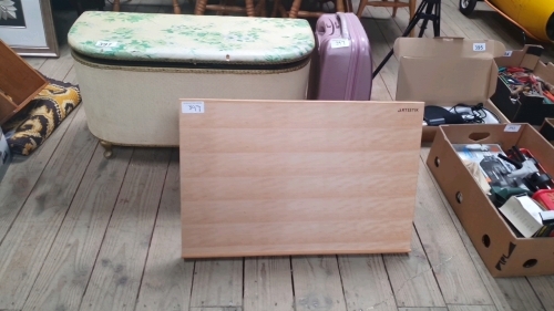 EASEL OTTOMAN & SUITCASE