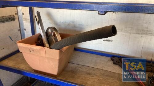 BOX SCANIA WIPER BLADES/ WHEEL TRIM AND SCANIA TOP HOSE