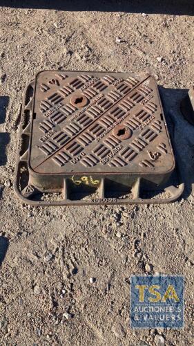 CAST IRON MANHOLE KD800 - 26