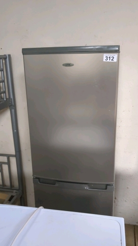 FRIDGE FREEZER