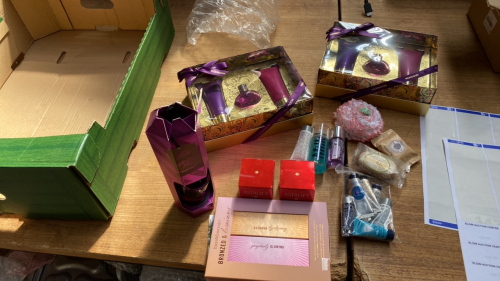 BOX TOILETRIES & MONSOON GIFT SETS