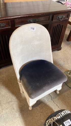 WICKER CHAIR