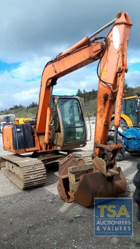 Hitachi 10.T Slew Digger, c/w 3 No. Buckets, + VAT,