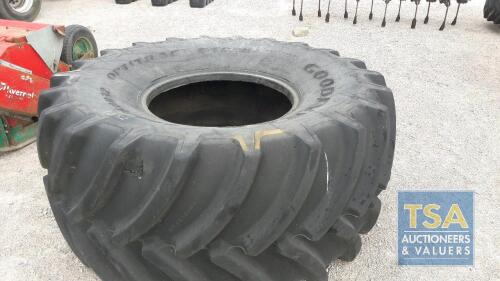 1 TYRE 900 X 60 X 32