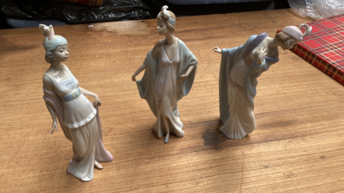 BOX 3 LLADRO FIGURES