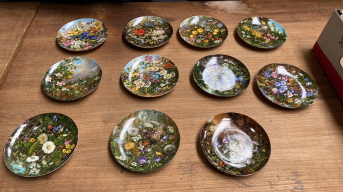 BOX COLLECTORS PLATES