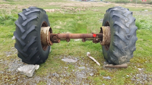 Trailer axel with wheels & tyres 18.4-26