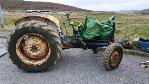 Ford 3000 tractor - restoration or spares