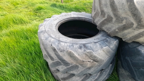 TELEHANDLER TYRES 460/70/R24