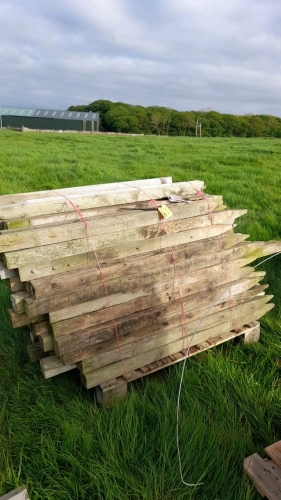 PALLET OF POSTS