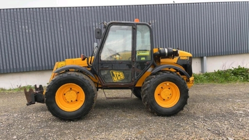 JCB 526S, 8300HRS 4 SPEED MANUAL SV03 WDJ MANITOU HEADSTOCK C/W PALLET FORKS JCB 526S, 8300HRS 4 SPEED MANUAL SV03 WDJ MANITOU HEADSTOCK C/W PALLET FORKS