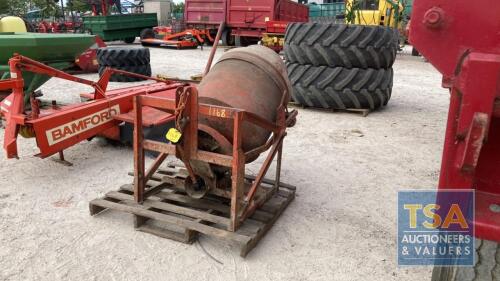 CONCRETE MIXER WITH PTO