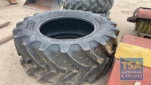 BKT TRACTOR TYRE 650X65X38 AGRIMAX RT 657