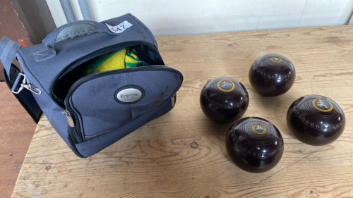 SET LAWN BOWLS