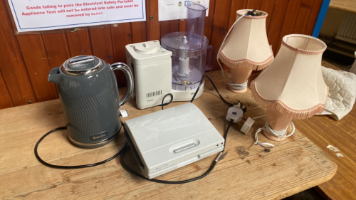 BOX LAMP KETTLE & TOASTIE MACHINE