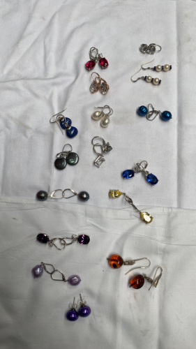 16 PAIRS OF EARRINGS