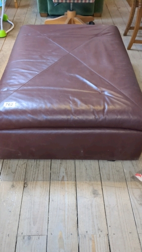 LARGE POUFFEE STOOL