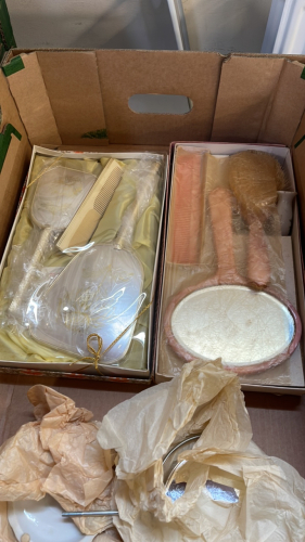 BOX LADIES DRESSING TABLE ITEMS