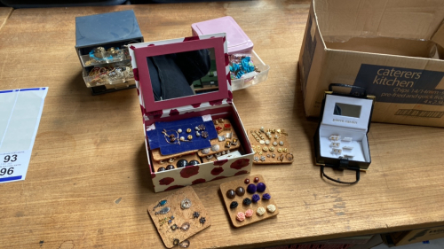 BOX MIXED JEWELLERY