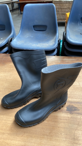 SIZE 7 WELLINGTONS