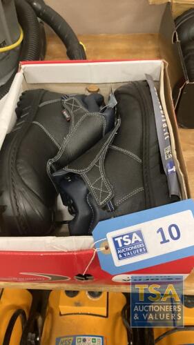 Pair Cofra Safety Boots - Size 8