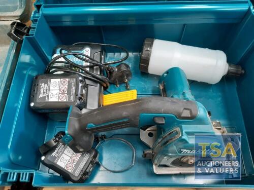 Makita CC301D Cordless Saw - 10.8V With 2 Batteries & Charger