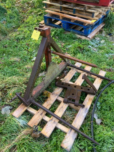 REAR ATTACHED BALE SPIKE AND DRAWBAR