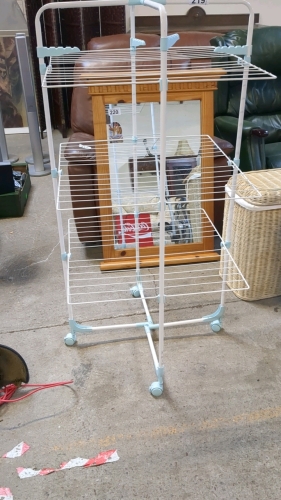 CLOTHES DRYING RACK