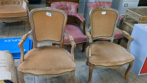 2 ARM CHAIRS