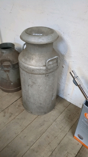 10 GALLON MILK CHURN