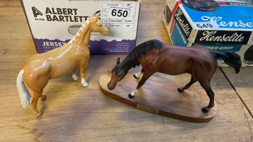 BOX- 2 BESWICK HORSES