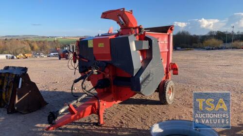 KUHN 3560 STRAW BEDDER WITH CHUTE PTO & C/BOX