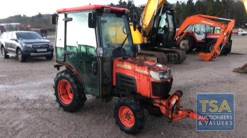 Kubota B2530 711 hours - 1123cc 2 Door Tractor