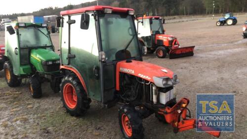 Kubota B2530 877 hours - 1123cc 2 Door Tractor